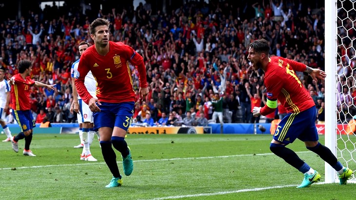 Жерар Пике стал автором первого гола сборной Испании на Евро-2016