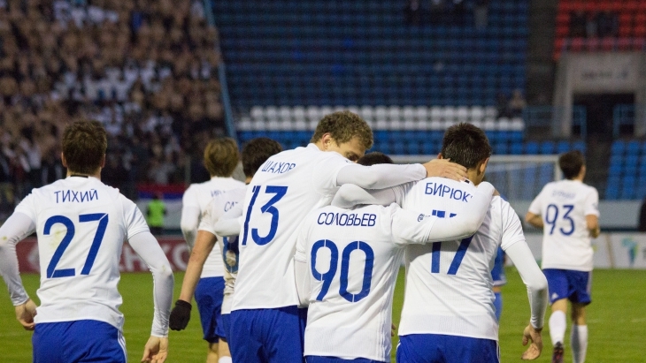 Футболисты «Факела»