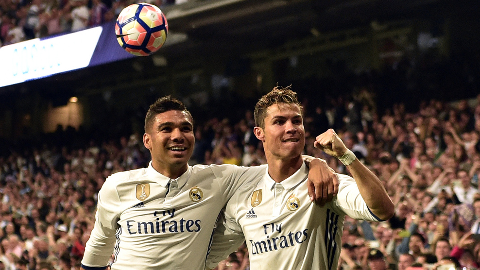 Криштиану Роналду (справа) и Каземиро