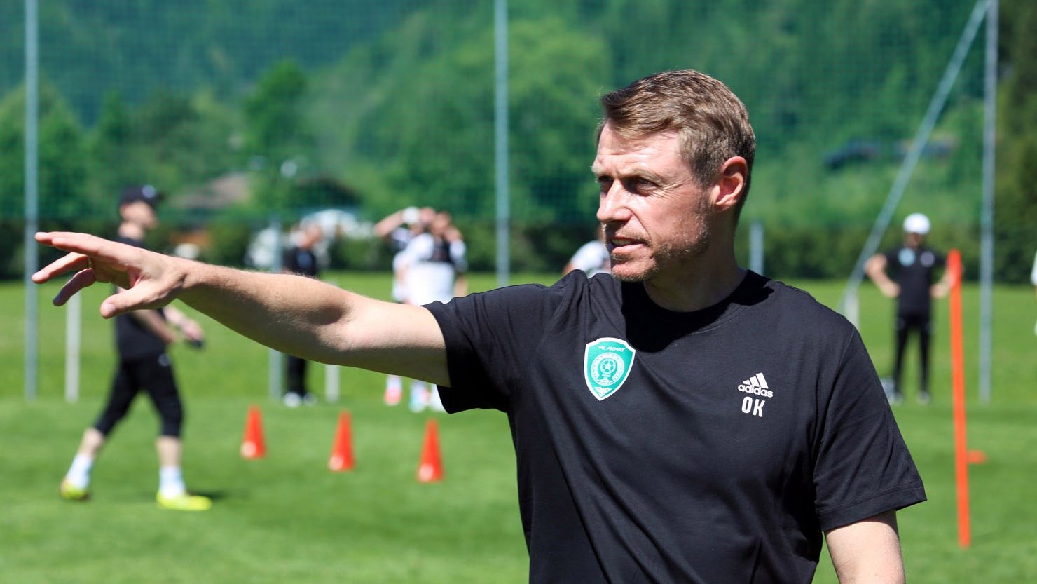 Олег Кононов