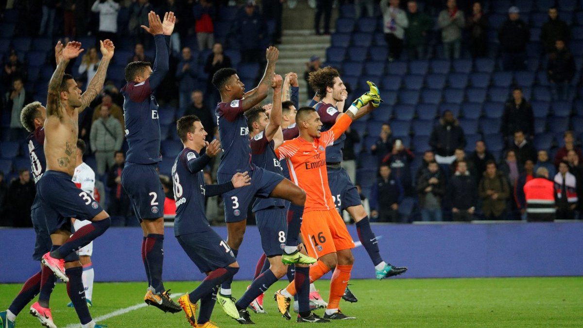 Парижане одержали восемь побед в восьми матчах сезона