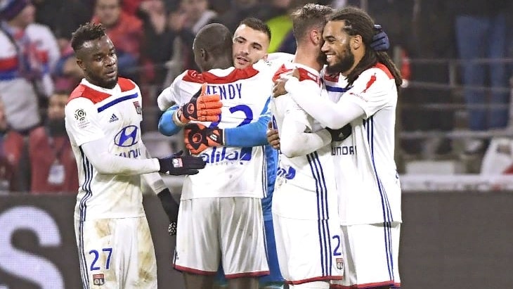 «Лион» вышел в плей-офф Лиги чемпионов и теперь может полностью сосредоточиться на Лиге 1