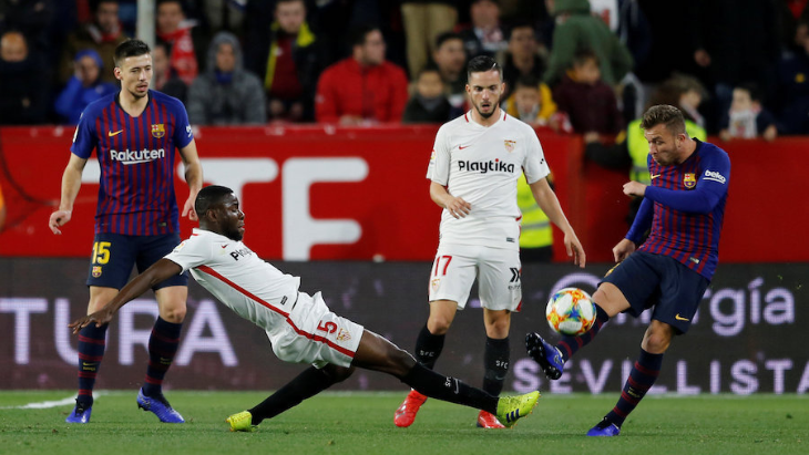 В первом матче «Севилья» выиграла дома 2:0