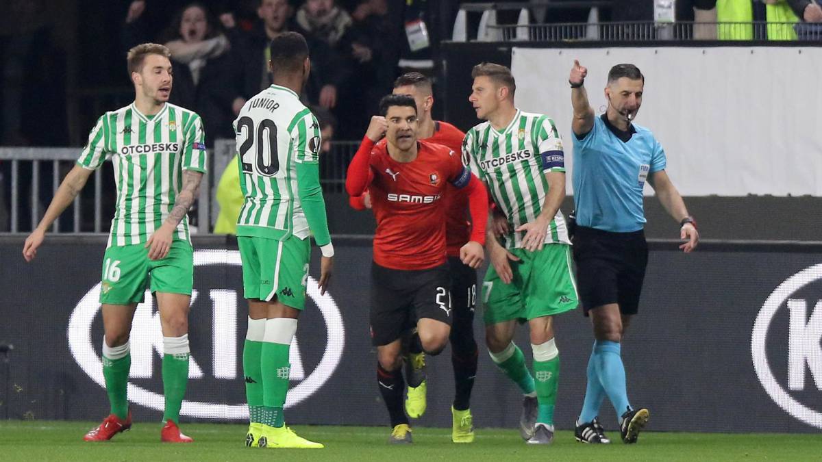 В первом матче зафиксирована ничья 3:3