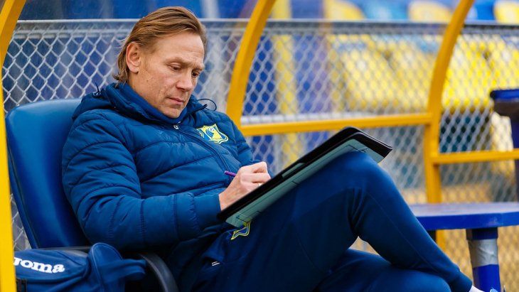 Валерий Карпин