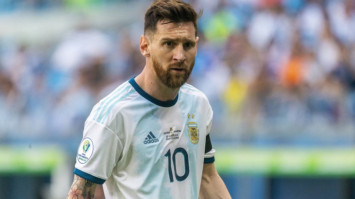 Аргентина с трудом вышла в плей-офф