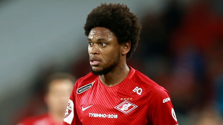 Луис Адриано