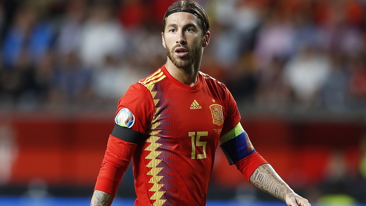 Испания по-прежнему идет без потерь