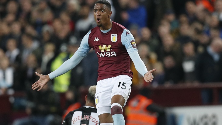 «Астон Вилла» находится над зоной вылета