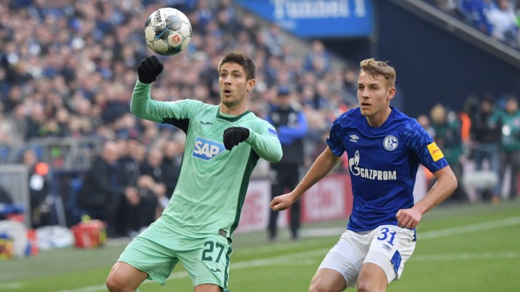 Андрей Крамарич в матче против «Шальке»