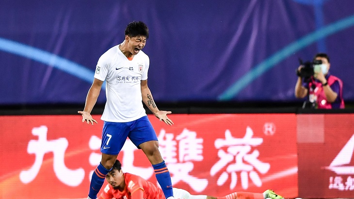 «Шаньдун Лунэн» идет на третьем месте