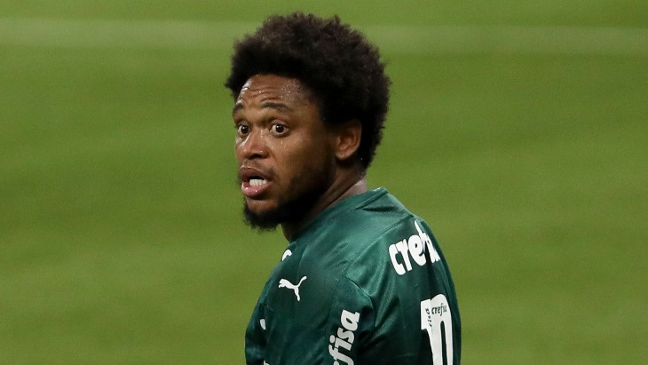 Луис Адриано