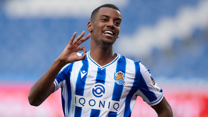 Александер Исак