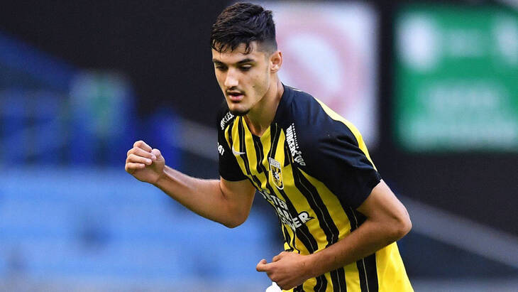 Армандо Броя