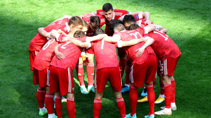 Футболисты сборной России