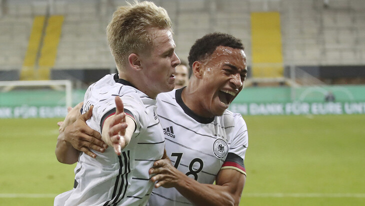 Футболисты молодежной сборной Германии