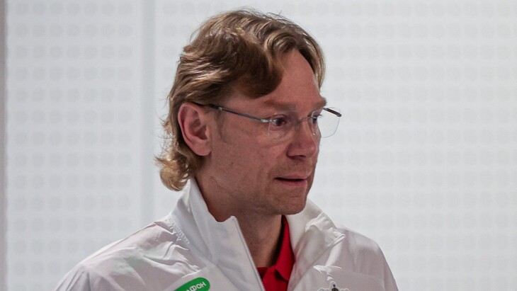 Валерий Карпин