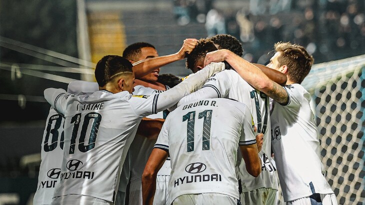 Игроки «Фамаликана»