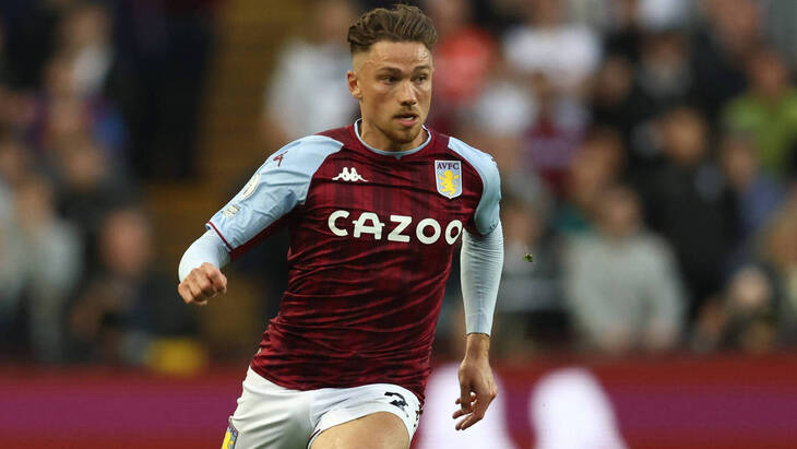 Игрок «Астон Виллы»