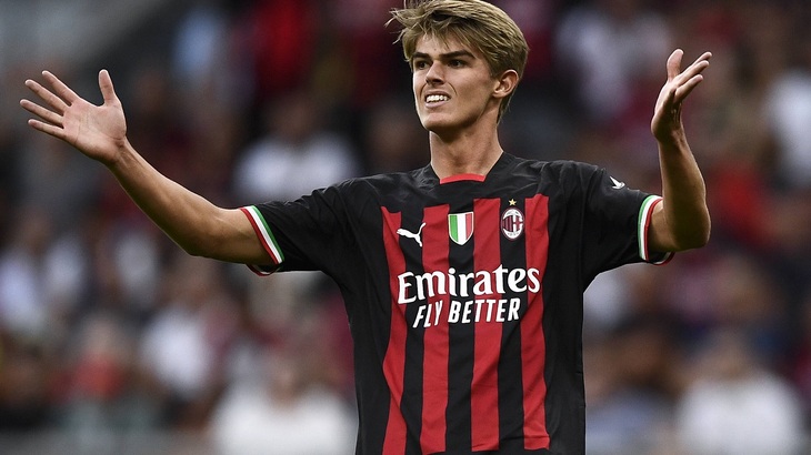 «Милан» выиграл в стартовом туре