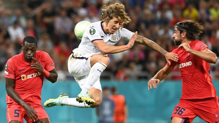 Фрагмент матча «Стяуа» — «Андерлехт»