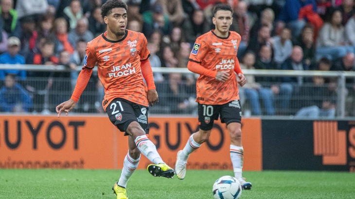 «Лорьян» идет на 2 месте