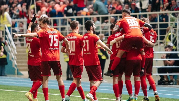 «Енисей» всего в 4 баллах от первой позиции