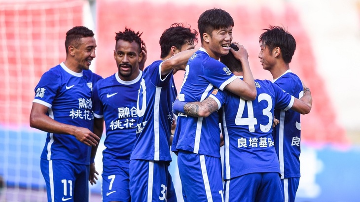 «Ухань Фри Таунс» занимает 1-е место