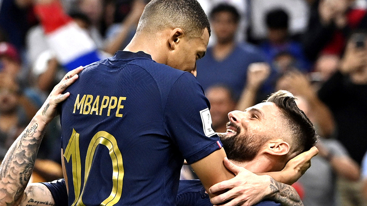 Килиан Мбаппе  и Оливье Жиру