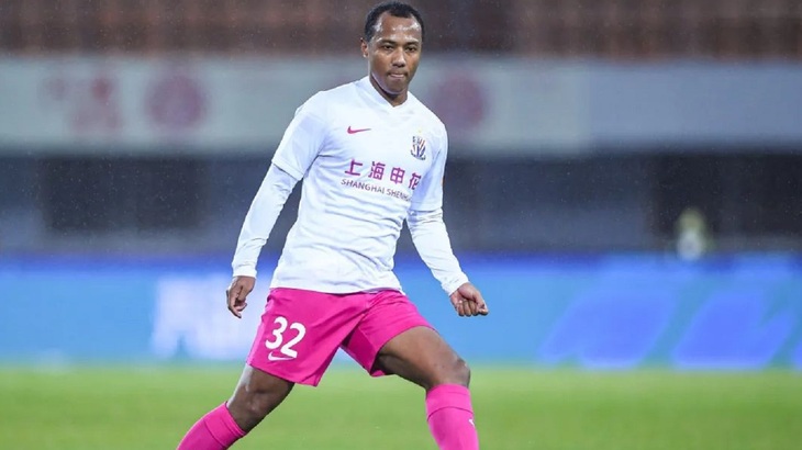 «Шанхай Шеньхуа» проиграл два из трех последних матчей