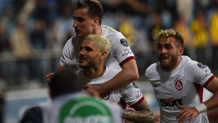 «Галатасарай» лидирует в Суперлиге