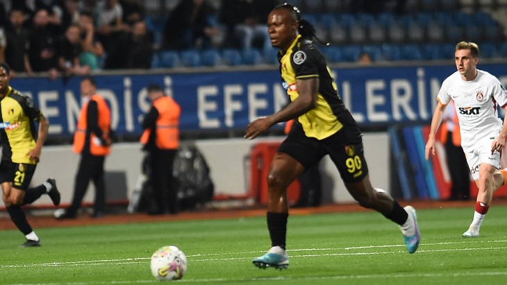 «Истанбулспор» на один балл опережает зону вылета