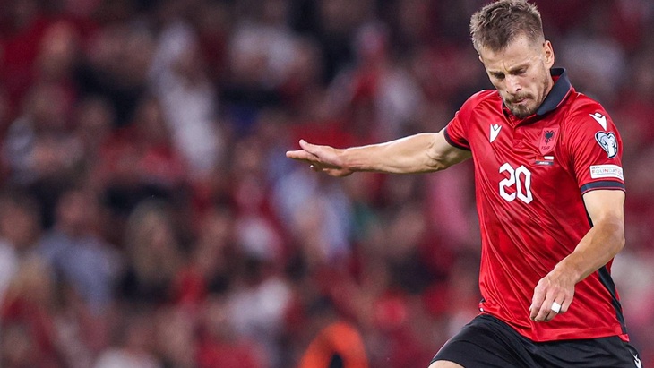 Албания лидирует в группе