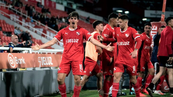 «Индепендьенте» пропустил четыре мяча в восьми матчах