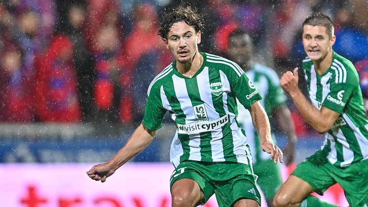 Действующий чемпион должен справиться с АЕЛом