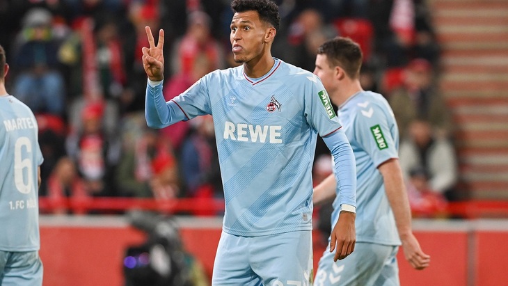 «Кельн» идет в зоне вылета