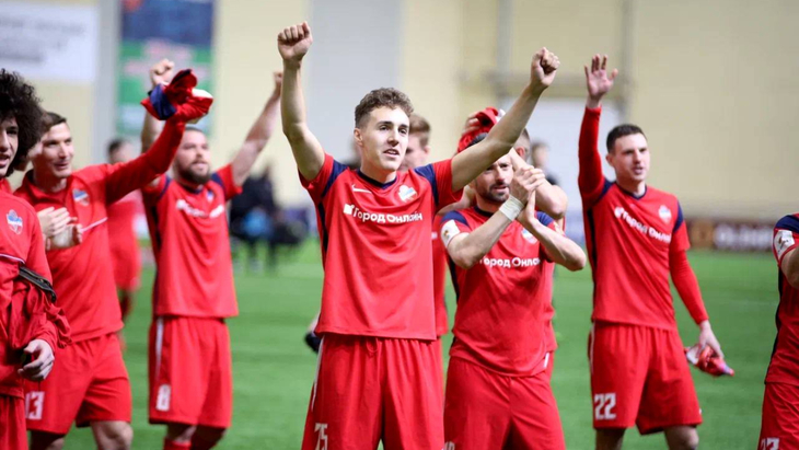 Андрей Окладников (в центре) вернулся в «Енисей» из «Черноморца»