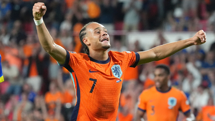 Хави Симонс