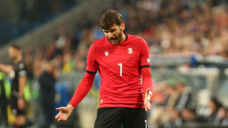 Хвича Кварацхелия — полузащитник сборной Грузии