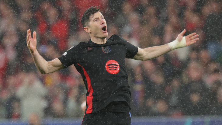 Роберт Левандовский — нападающий «Барселоны»