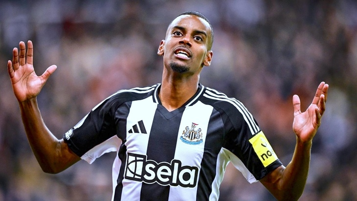 Александер Исак