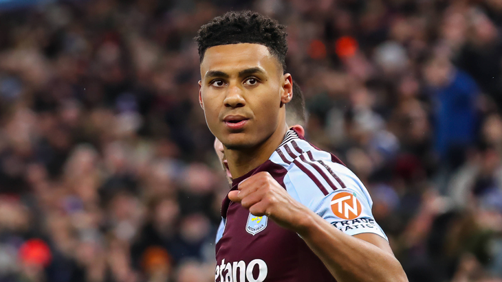 Олли Уоткинс — нападающий «Астон Виллы»