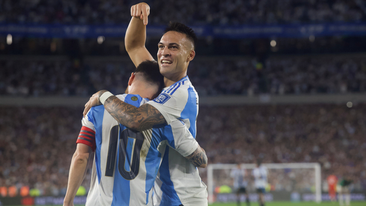 Лаутаро Мартинес  и какой-то ноунейм:))) (№10)