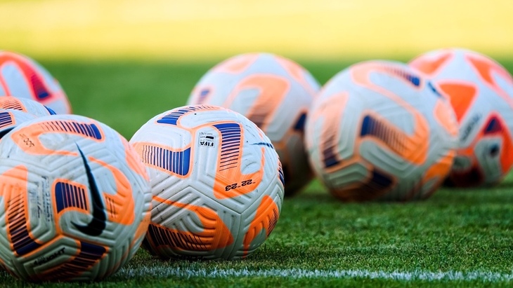 Футбольные мячи