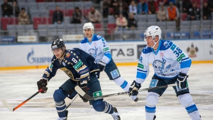 Борьба в матче «Барыса» и «Сочи»