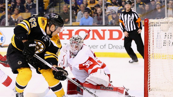 борьба в матче «Детройт» — «Бостон»