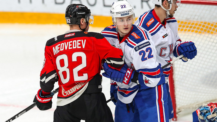 Евгений Медведев, «Авангард»