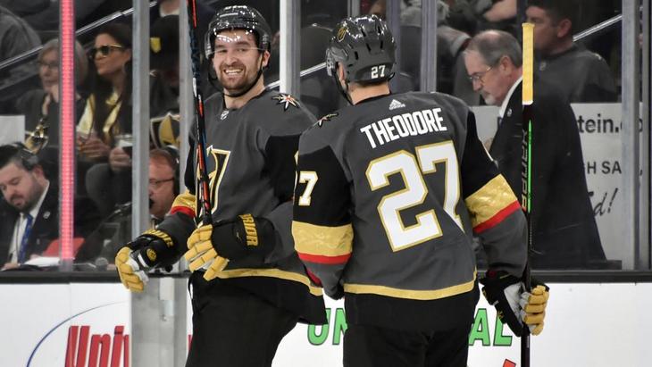 Марк Стоун и Ши Теодор, «Вегас»