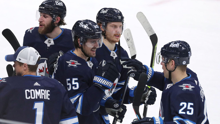 «Виннипег» в матче с «Аризоной»