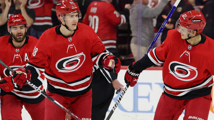 «Каролина» в игре с «Нью-Джерси»